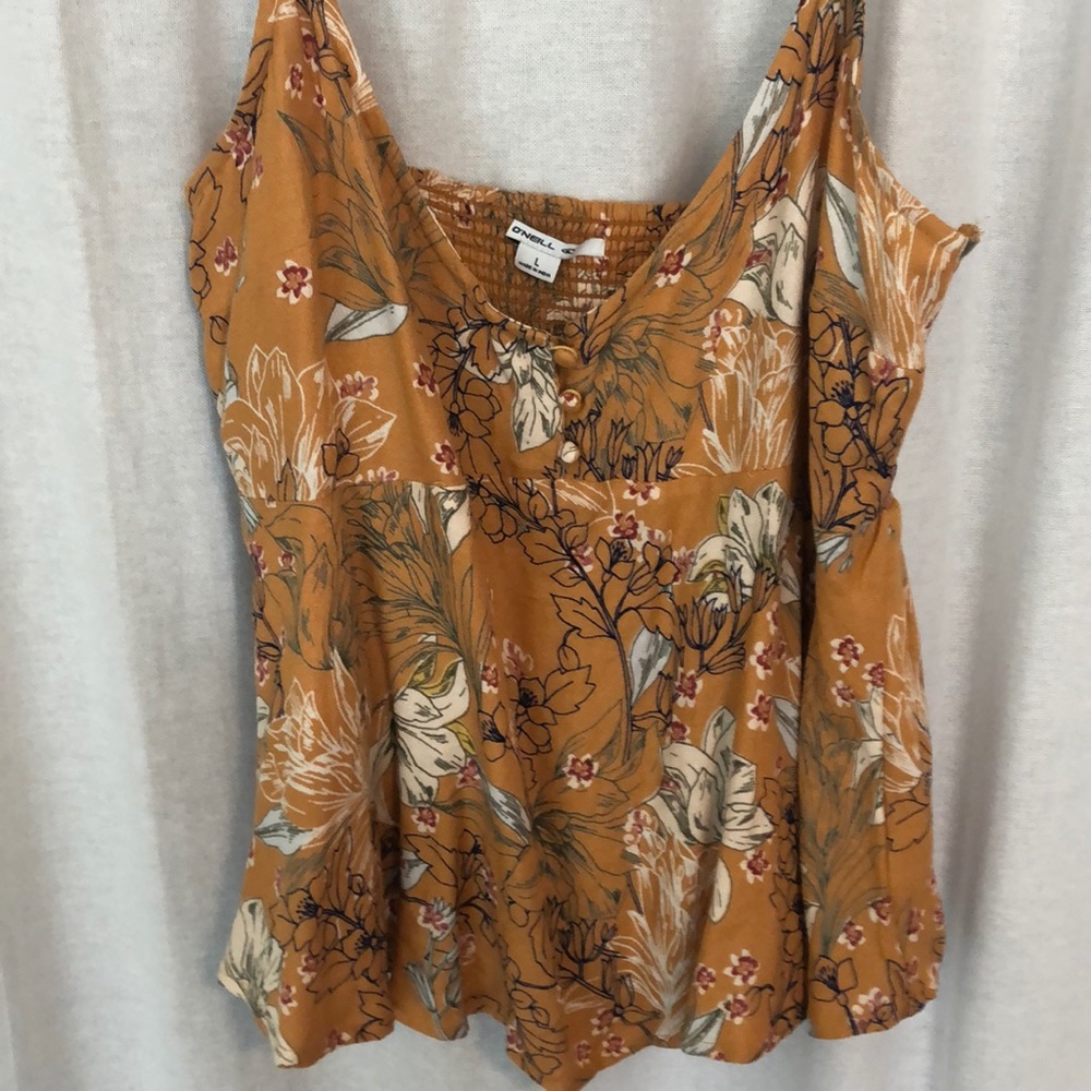 O’neill tank nwot! Make an offer